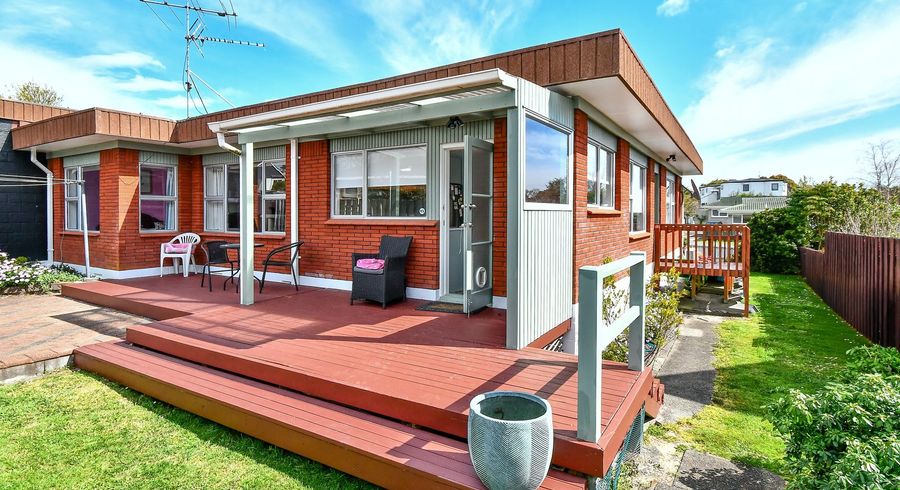  at 8a Ashdown Pl, Pahurehure, Papakura, Auckland