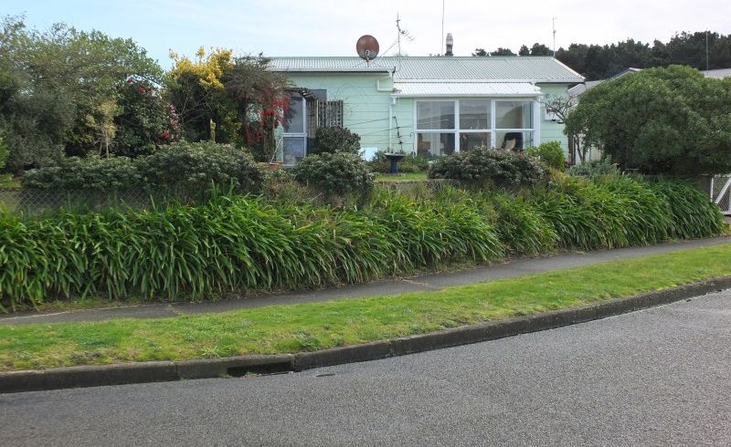  at 27 Hennessy Street East, Foxton Beach, Foxton