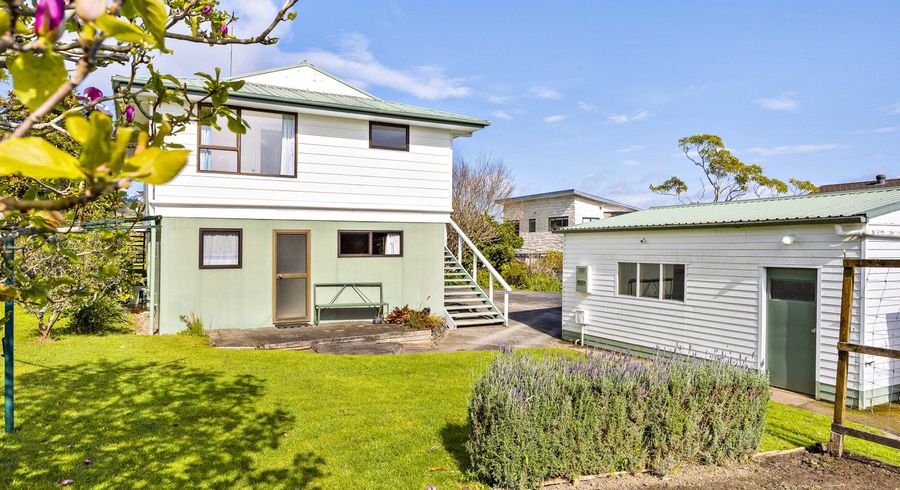  at 18 Cottonwood Place, Kawakawa Bay, Manukau City, Auckland