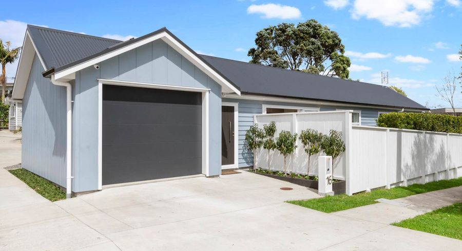  at 16 Wairere Road, Torbay, Auckland