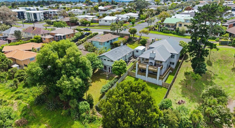  at 13 Berridge Avenue, Point Chevalier, Auckland City, Auckland