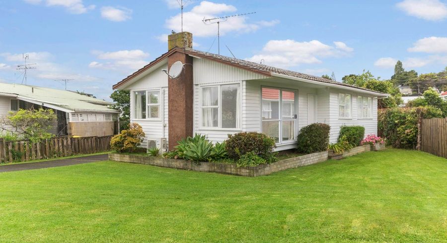  at 18 Lingfield Street, Glenfield, North Shore City, Auckland