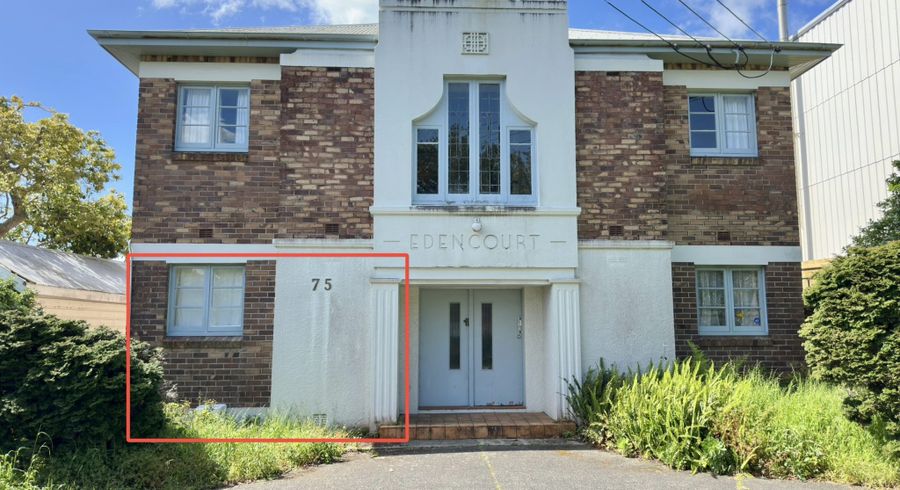  at 2/75 Valley Road, Mount Eden, Auckland City, Auckland