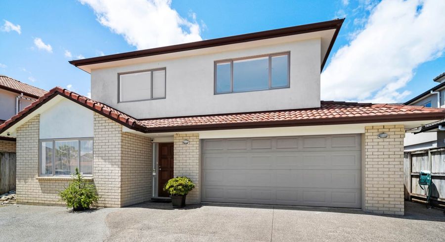  at 10 Fernloche Place, Flat Bush, Auckland