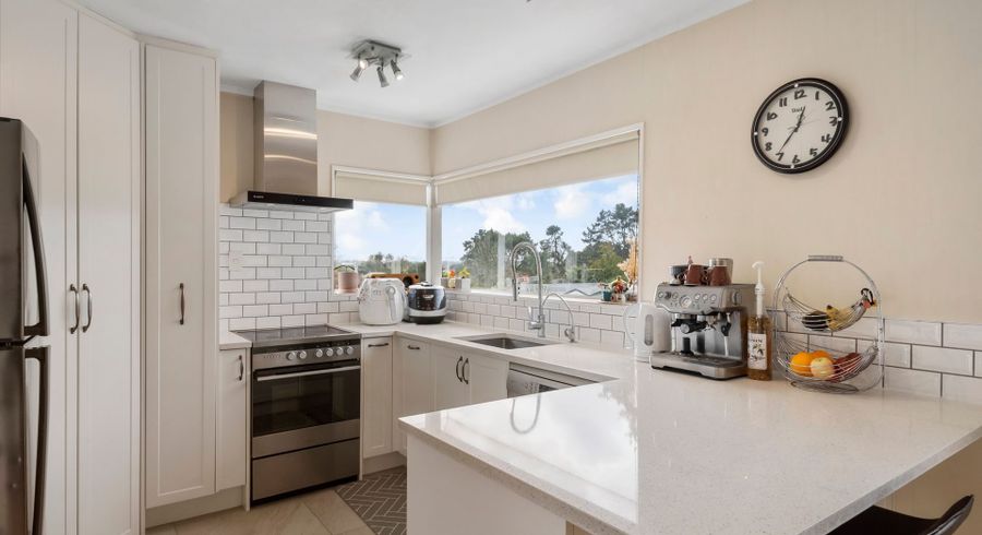  at 50 Unsworth Drive, Unsworth Heights, North Shore City, Auckland