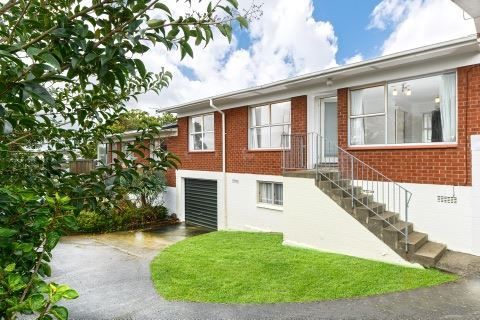 at 2/17 Quebec Road, Milford, Auckland