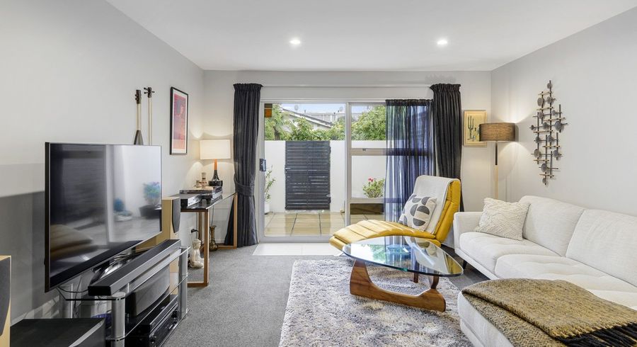  at 2/24 Champion Street, Edgeware, Christchurch