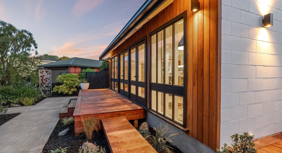  at 10 Esher Place, Saint Martins, Christchurch