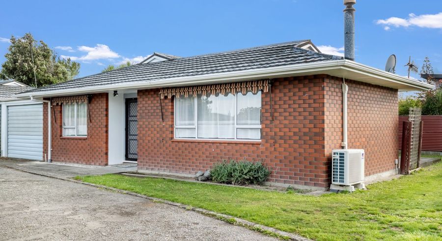  at 10 Hollows Crescent, Takaro, Palmerston North, Manawatu / Whanganui