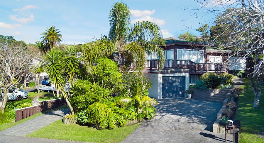  at 28 Manhattan Heights, Glendene, Waitakere City, Auckland