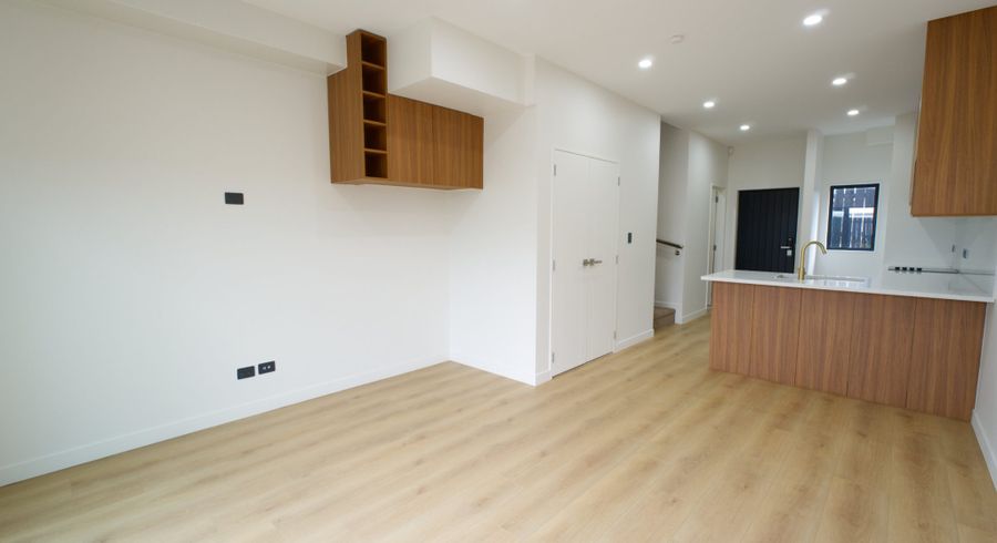  at 4/74 Burundi Avenue, Clendon Park, Manukau City, Auckland