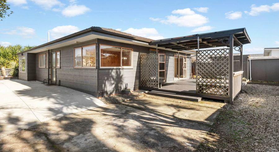  at 2/23 Kimpton Road, Papatoetoe, Auckland