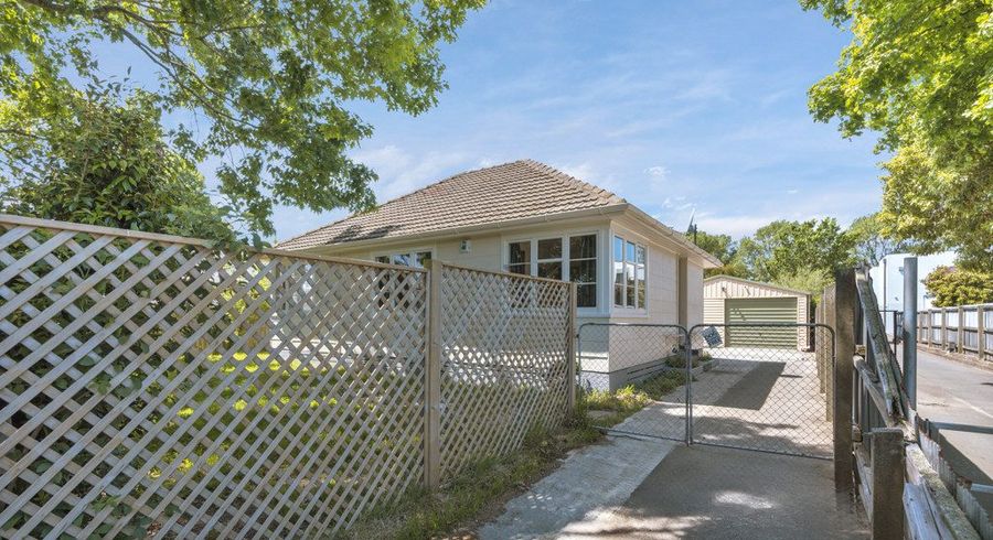  at 18 Ballantynes Ave, Upper Riccarton, Christchurch City, Canterbury