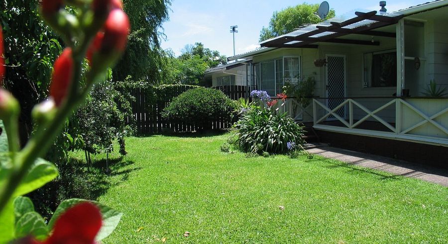  at 4/11A Bayside Avenue, Te Atatu Peninsula, Waitakere City, Auckland