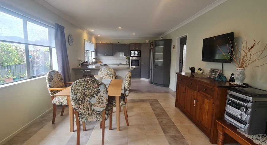  at 5 Manhattan Court, Paraparaumu Beach, Paraparaumu