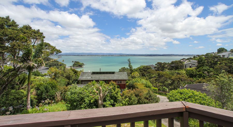 at 87 Hadfield Street, Beach Haven, Auckland