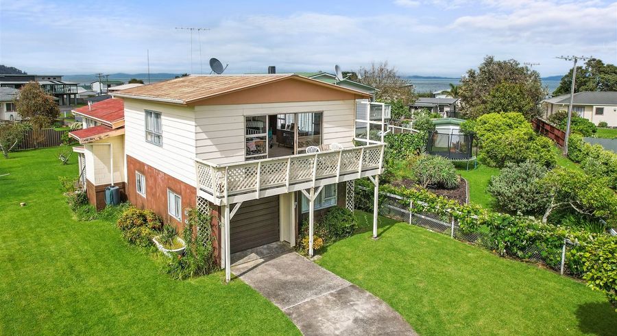  at 17 West Crescent, Te Puru, Thames