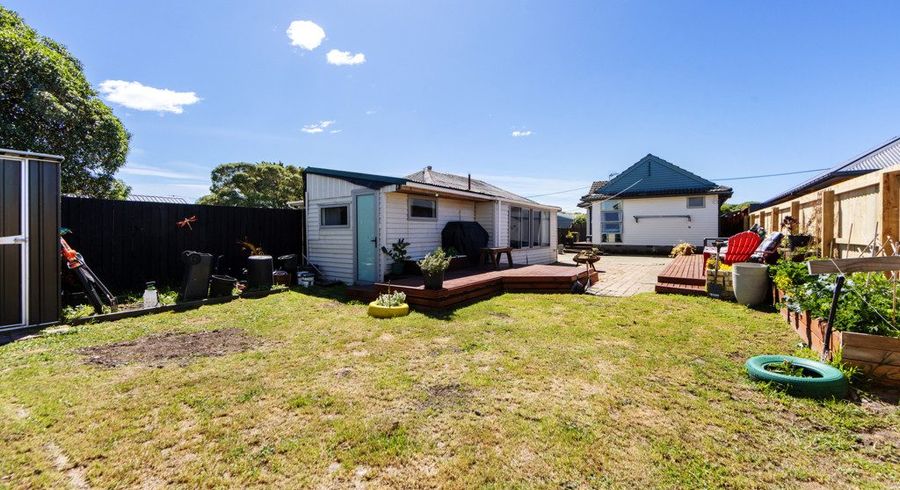 at 281 Marine Parade, New Brighton, Christchurch City, Canterbury