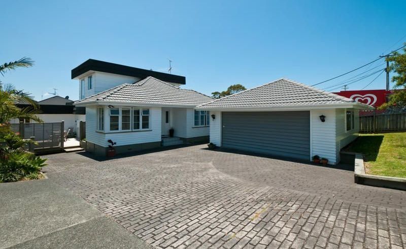  at 607 Beach Rd, Rothesay Bay, North Shore City, Auckland