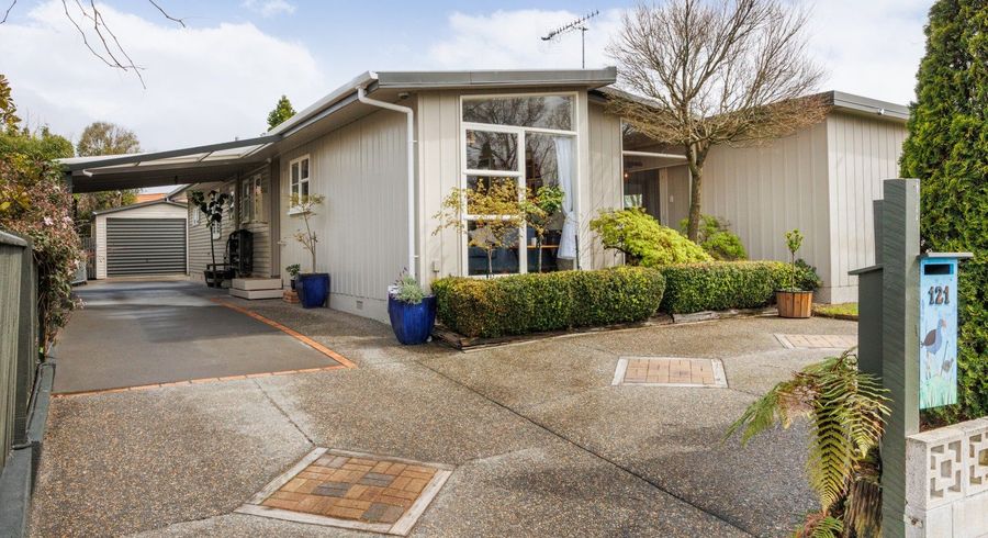  at 121 Ruamahanga Crescent, Terrace End, Palmerston North, Manawatu / Whanganui