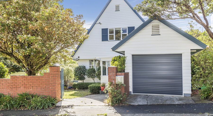  at 27 St Albans Avenue, Karori, Wellington