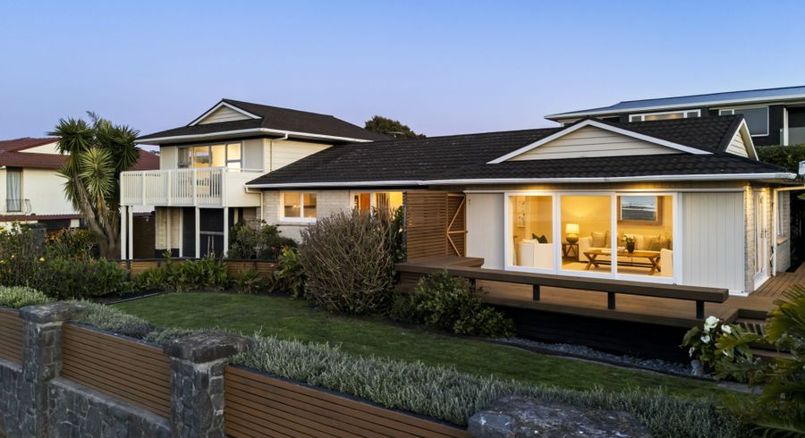  at 77 Kiwi Esplanade, Mangere Bridge, Manukau City, Auckland