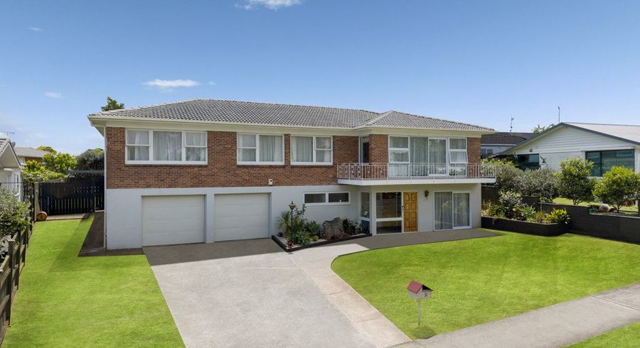  at 31 The Boulevard, Sunnyhills, Manukau City, Auckland