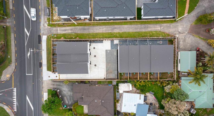  at 2/94 Godley Road, Green Bay, Waitakere City, Auckland