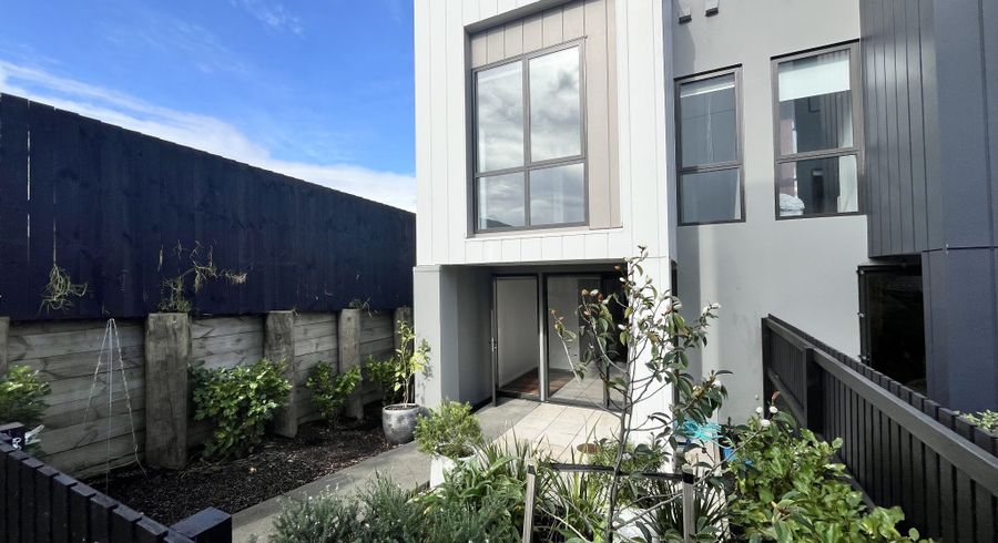  at 18 Pukakaho Lane, Papatoetoe, Manukau City, Auckland