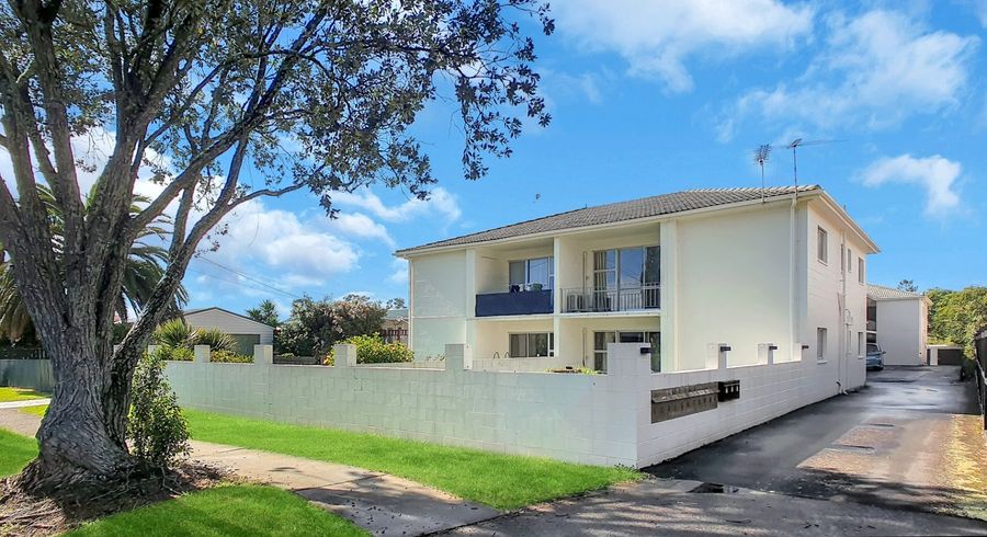  at 12/15 Queen Mary Avenue, New Lynn, Waitakere City, Auckland