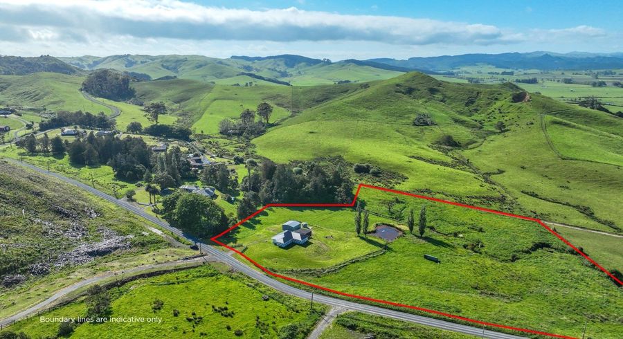  at 128 Dimmock Road, Waitakaruru