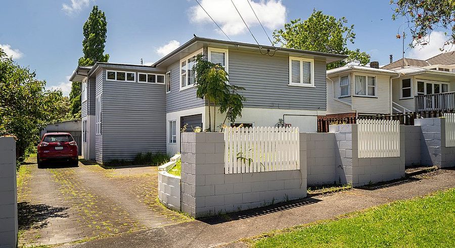  at 6 Peter Buck Road, New Windsor, Auckland