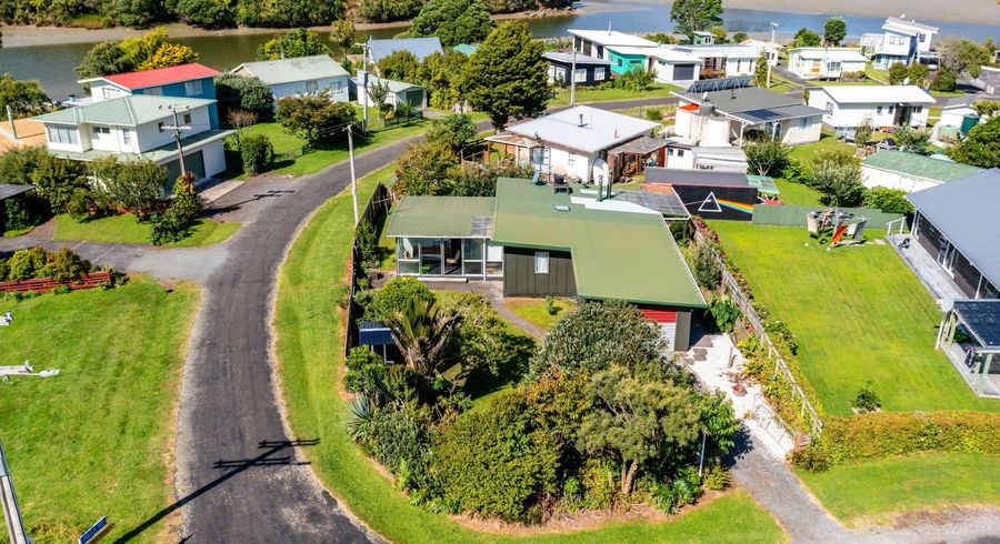  at 2 Hills Road, Tongaporutu