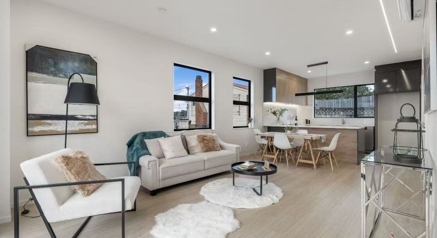  at 5/16 Binsted Road, New Lynn, Waitakere City, Auckland