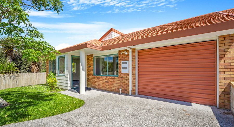  at 2/52 Donald Street, Stanmore Bay, Whangaparaoa