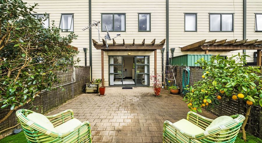  at 4/15 Harbour View Road, Te Atatu Peninsula, Auckland