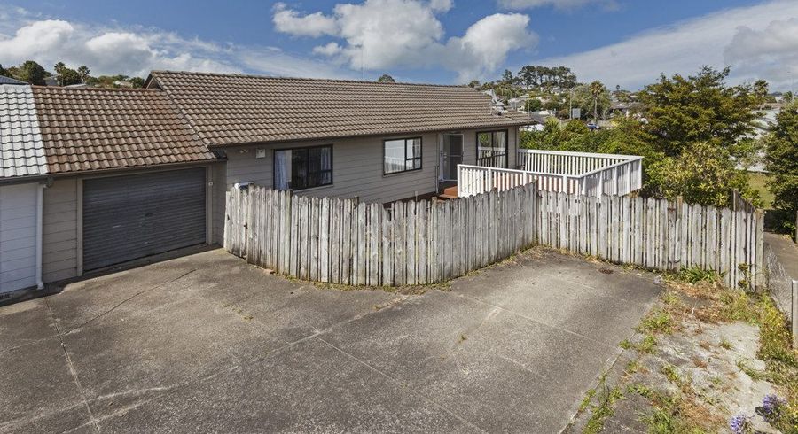  at 1/16 Cabello Place, Unsworth Heights, Auckland