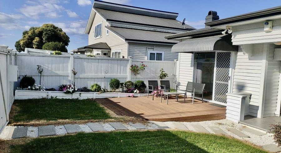  at 1384 Dominion Road, Mount Roskill, Auckland City, Auckland