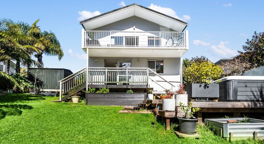  at 8 Carina Crescent, Torbay, Auckland