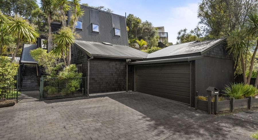  at 8A Athol Place, Saint Heliers, Auckland