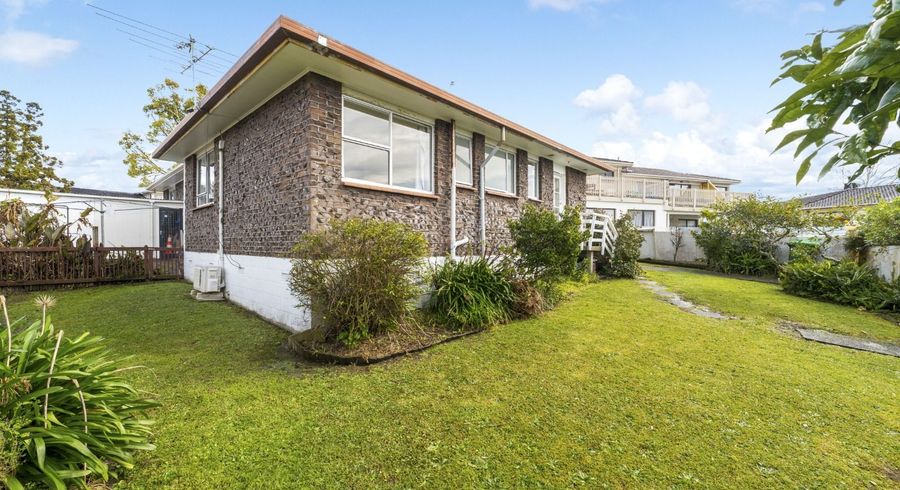  at 2/27 Spence Road, Henderson, Waitakere City, Auckland