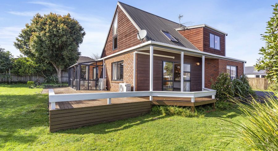  at 2/11 Nelson Street, Papakura, Auckland