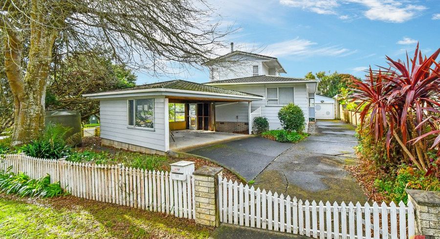  at 11 Sandrine Avenue, Clover Park, Auckland