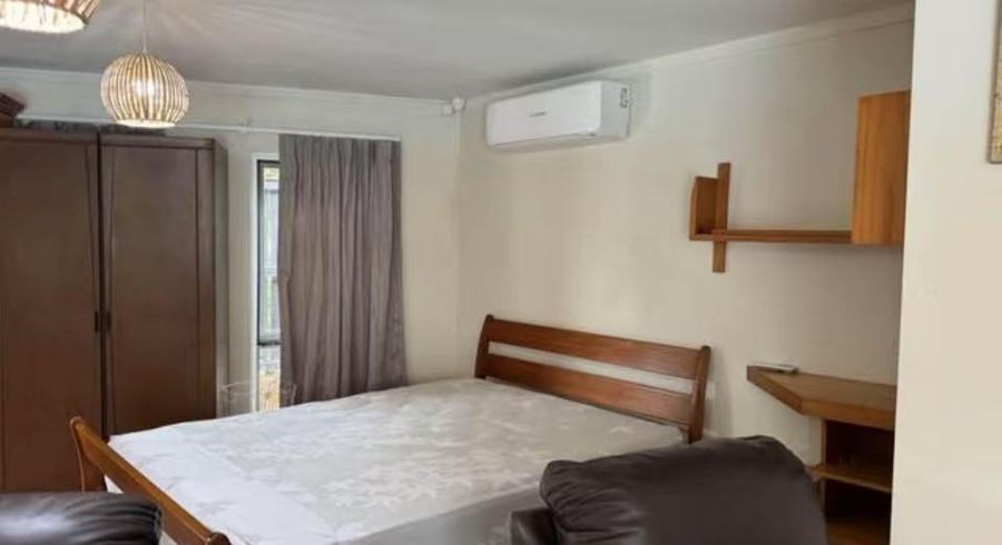  at 89 Bramley Dr., Farm Cove, Manukau City, Auckland