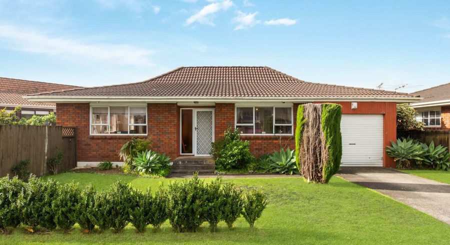  at 38 Fortunes Road, Half Moon Bay, Auckland