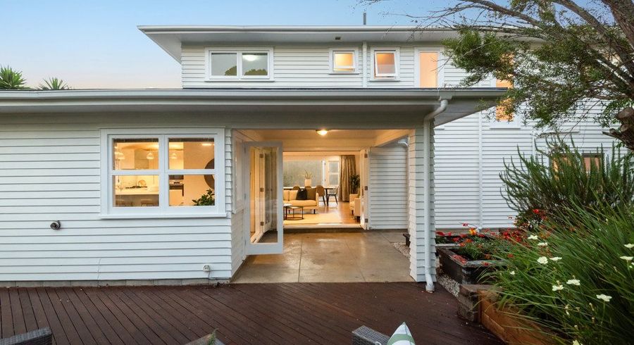  at 22 Eversleigh Road, Belmont, Auckland