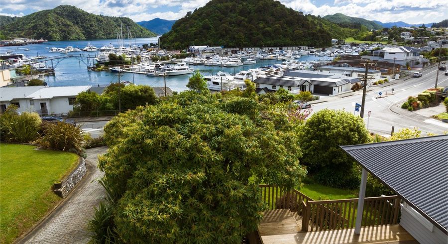  at 34 Waikawa Road, Picton