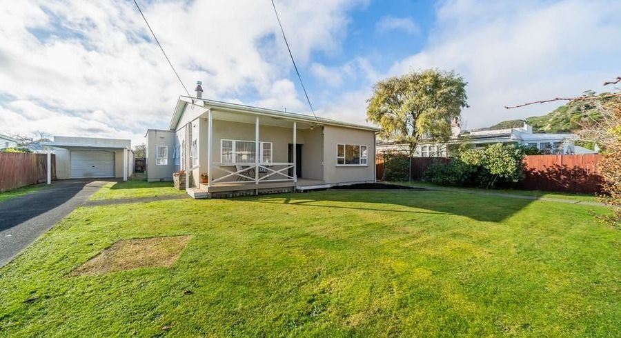  at 4 Heretaunga Square, Silverstream, Upper Hutt, Wellington