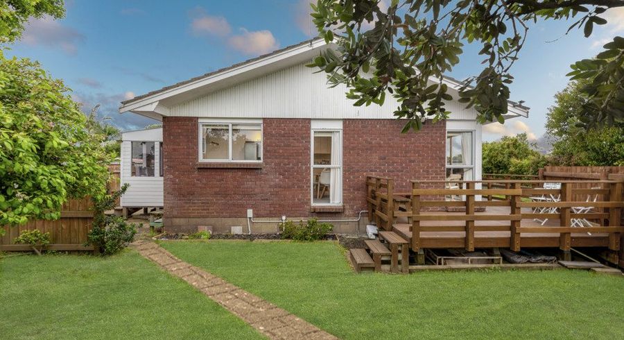  at 1/14 Chesley Place, Half Moon Bay, Manukau City, Auckland