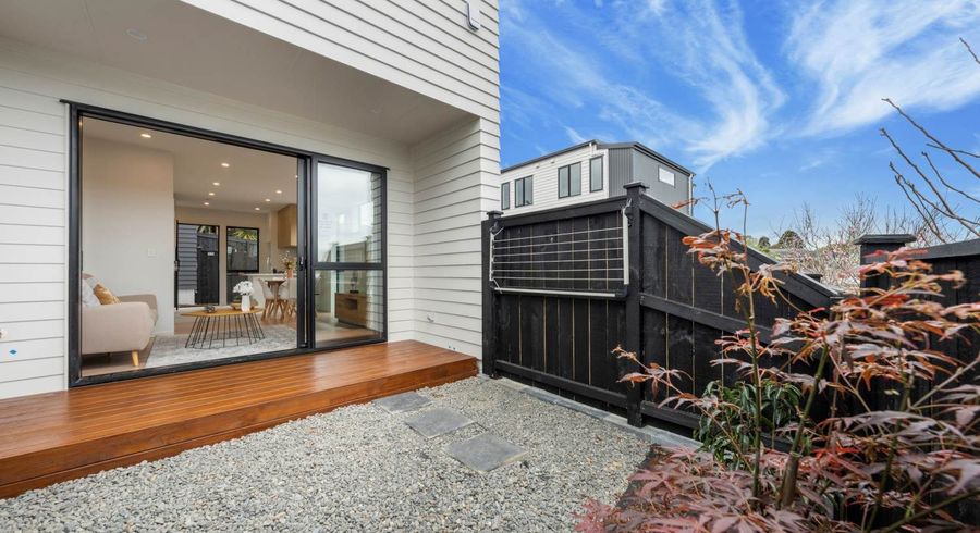  at 82 Rosewarne, Glendene, Waitakere City, Auckland